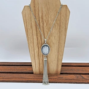 Chico’s geschichtete Silber Gliederkette mit wendbarem gehämmertem ovalem Anhänger 30-34 Zoll - Bild 1 von 16