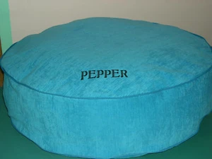 CAMA PERRO PANA AZUL PERSONALIZADA REDONDA 28" CON FORRO ¡Nombre de mascota bordado! - Imagen 1 de 1