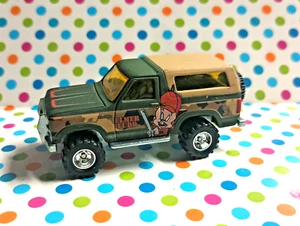 HOT WHEELS POP CULTURE LOONEY TUNES 85 FORD BRONCO LOOSE PRE-OWNED - Picture 1 of 7
