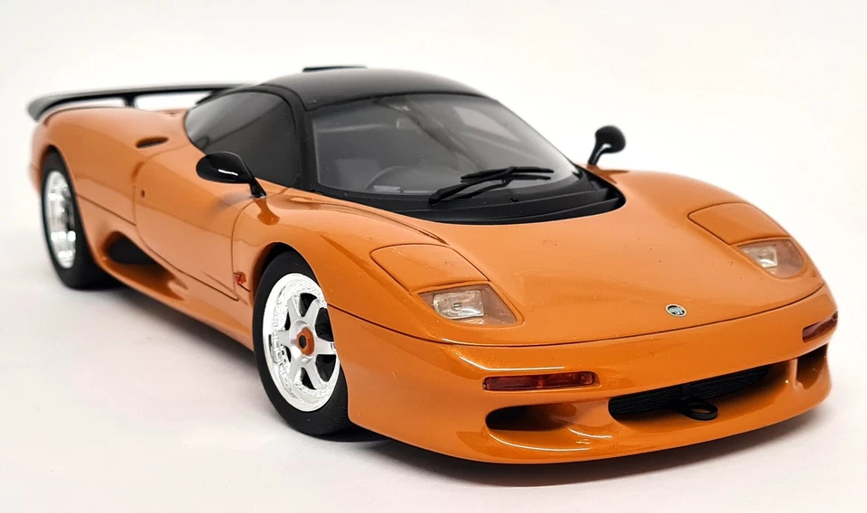 Jaguar XJ-R de 1990 Orange métallisé au 1/18 de Cult Models CML092-2