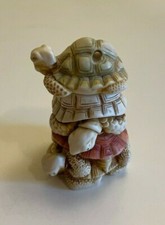 Harmony Kingdom Treasure Jest Screwtop Pendant - Courtiers at Rest - Turtles