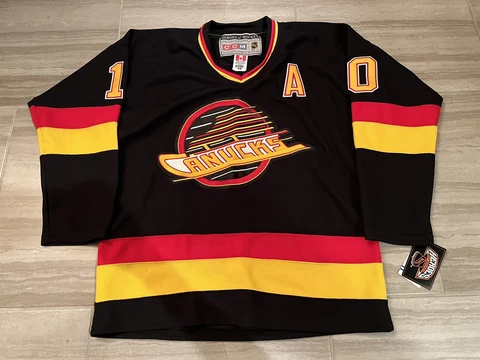 Pavel Bure CCM Heroes Of Hockey jersey Brand new with tags Size 48 Cover