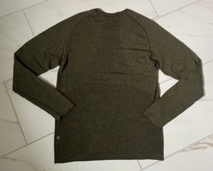 Men's Lululemon Metal Vent Tech Long Sleeve 2.0 Bronze Green/ Dark Olive Sz M - Picture 1 of 7