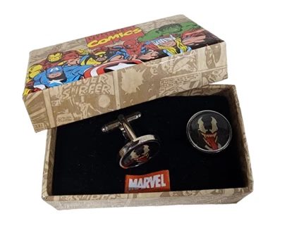 Avengers Venom abotoaduras redondas retrô na caixa oficialmente licenciadas pela MARVEL - Imagem 1 de 2
