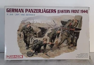 DRAGON 6058 - GERMAN PANZERJAGERS , EASTERN FRONT 1944 - 1/35 - Foto 1 di 1