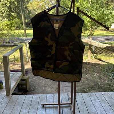Vintage Northwest Territory Hunting Vest Adult XL Green Camo Lightweight Quilted - Image 1 of 3