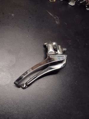 Shimano 105 FD-5500 Front Derailleur Double Road Braze On Bottom Pull - Image 1 of 4