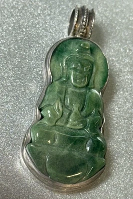 Colgante vintage tallado de jade Kuan Yin de ley firmado (CJ-A4-1-9) Foto 1 de 4
