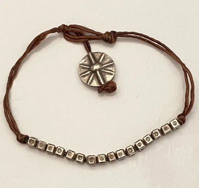 Brazalete Vintage CFJ 925 Plata Esterlina Símbolo Esterlina Cuentas Marrón Satinado Cordón Foto 1 de 4