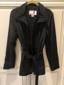 Chaqueta de abrigo negro para mujer Nine West con cinturón con capucha con cremallera cierre talla Med. - Imagen 1 de 4