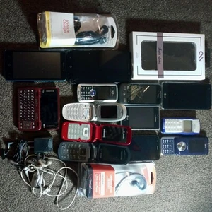Ancien lot de téléphones mixtes. Pas tous testés ou fonctionnels - Photo 1 sur 9