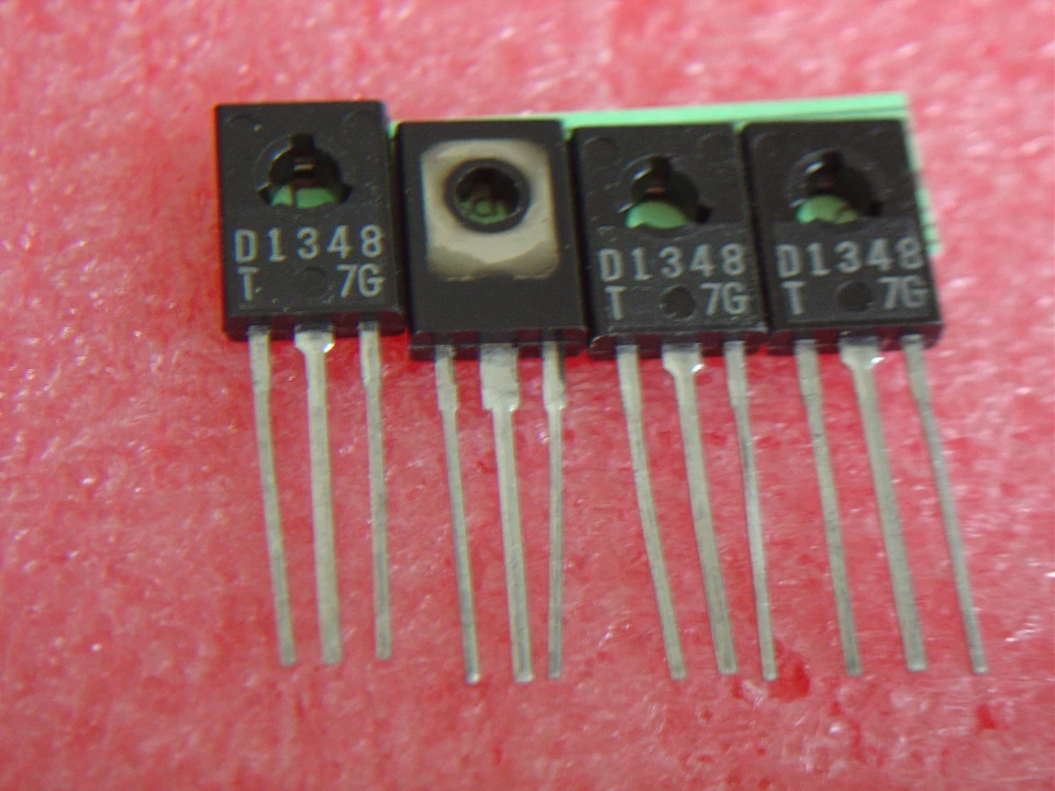 4 pcs  2SD1348 org. SANYO  D1348  TO-128  NPN 60/50V  4A 1,2W NEU  NOS - Bild 1 von 2