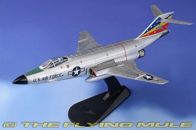 Hobby Master 1:72 F-101C Voodoo USAF 81st TFW, 92nd TFS Robin Olds #56-0001 Foto 1 de 4