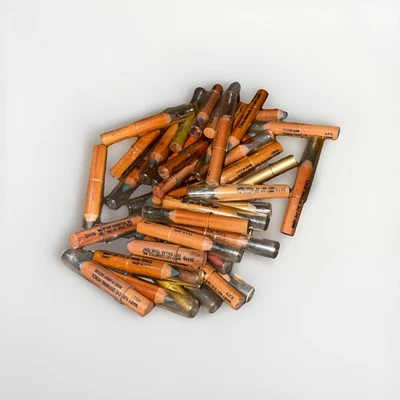 Lote de 41 lápices definidores de ojos Mary Kay de muestra en tonos surtidos Foto 1 de 3