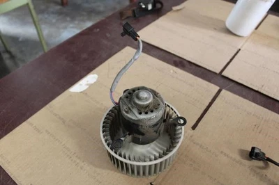 Jaguar XK8 1999 lado del pasajero derecho calentador ventilador motor Foto 1 de 4