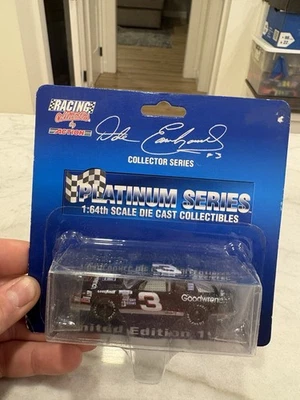 Dale Earnhardt Sr 1988 GM Goodwrench Nascar 1/64 Diecast Monte Carlo Acción #3 Foto 1 de 2