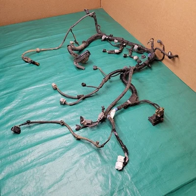 Arnés de cables de motor Toyota Yaris 2007-2012 sedán 1,5 L OEM 82121-52B20  Foto 1 de 4