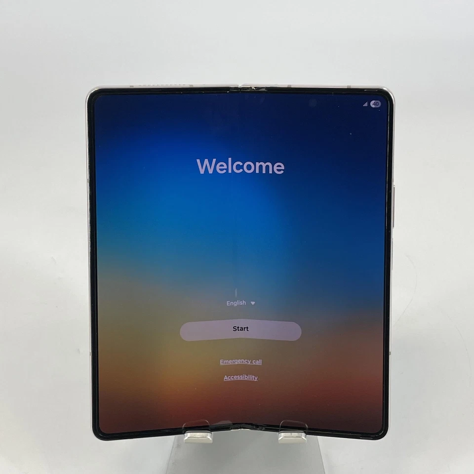 Samsung Galaxy Z Fold4 Beige 512 GB Desbloqueado - Bisagra interior rota  Foto 1 de 4