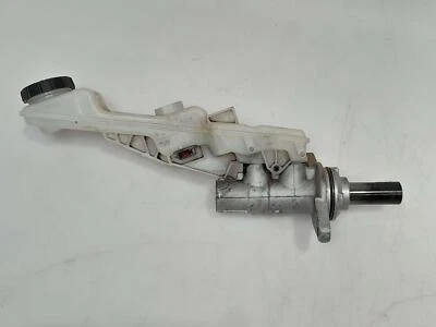 16 - 23 马自达 CX-9 制动主缸组件 原始设备制造商 TKY84340Z — 第 1/4 张图片