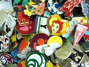 Authentische Disney Park Trading Pins Menge 60 keine Duplikate kostenloser Versand - Bild 1 von 3