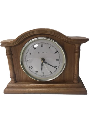 Vintage Daniel Dakota Desk Mantle Clock Quartz Wood Roman Numeral Preowned Works Cover