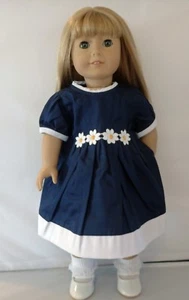 Marineblau-weißes Kleid mit weißem Gänseblümchenbesatz passt 18 Zoll Mädchen Puppen - Bild 1 von 1