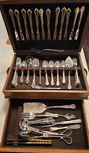 Vintage 89 Piece Oneida Community Stainless Flatware Gold And Silver In Oak Box