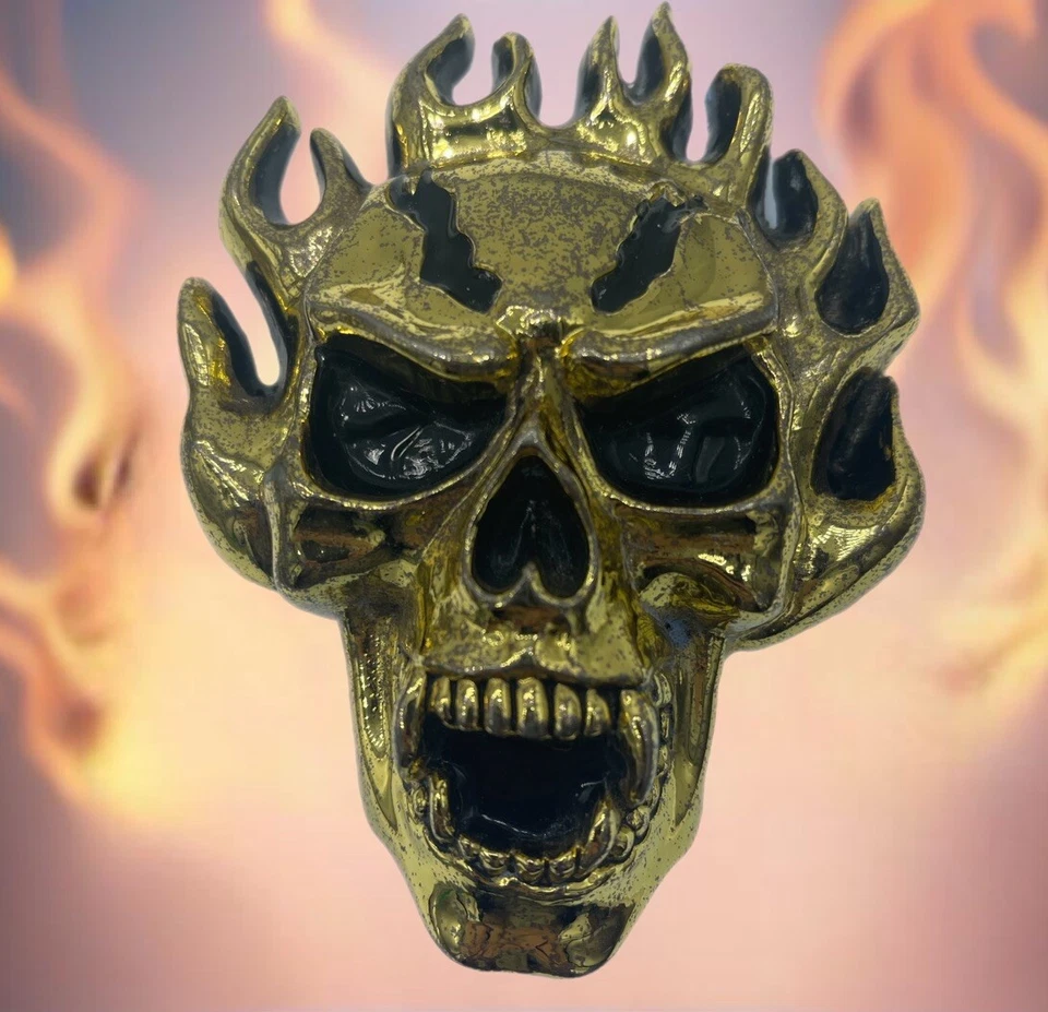 Raro Vintage Llameante Color Dorado Pátina Calavera Cinturón Hebilla con Compartimento - Marcado Foto 1 de 4