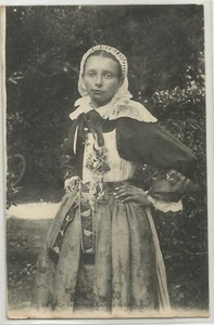 C.P.A / DEP 44 / THÈME / COIFFES DIVERS / SAILLE PALUDIÈRE EN COSTUME DE FÊTE - Imagen 1 de 1