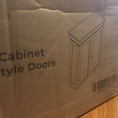 Armario de pared Teamson Home 24"x8"x22,25" madera blanca con 2 estantes ajustables Foto 1 de 4