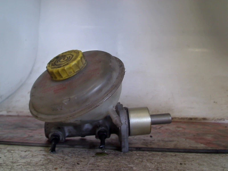 CILINDRO MAESTRO DE FRENADO VW Passat Variant (3B5) Combi 1.8 20V (ADR) 1999 - Imagen 1 de 1