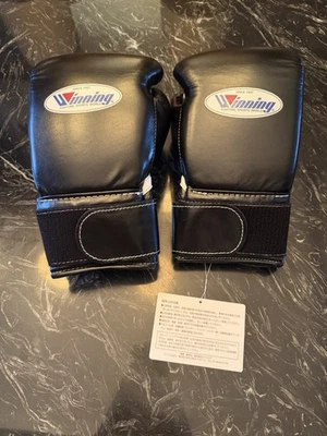 Winning Boxing Glove Black 10 Oz Hook and Loop type Made in Japan MS300B - image 1 of 3