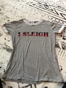 VS PINK Vintage Y2K "I Sleigh" Weihnachten T-Shirt - Bild 1 von 3