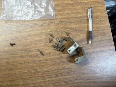 Jaguar XK 140??? Soportes y tornillos para tablero #1 Foto 1 de 4