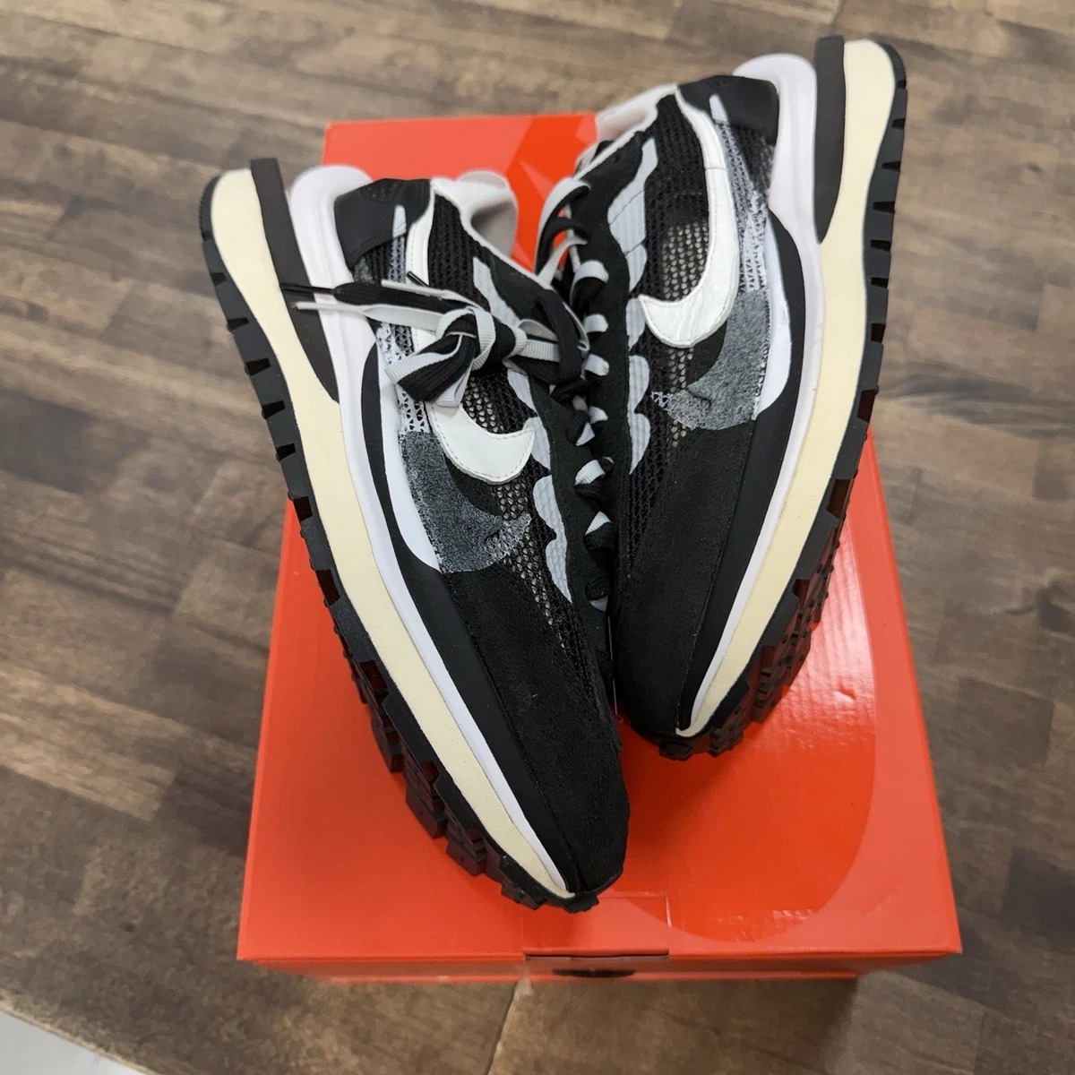 SACAI×NIKE Vapor Waffle Black White 5C63C98E-C0B4-4F1E-8CB8-