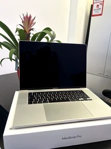 Apple MacBook Pro 16 2019 - Afbeelding 1 van 3