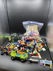Lot Of LEGOs 2.6 Lbs Of Parts, Pieces & Partial Sets Clean From Smoke Free Home - Picture 1 of 7