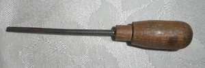 Destornillador de cabeza plana pequeño con mango de madera vintage - Imagen 1 de 4