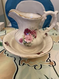 vintage water jug and bowl In Used Condition Age And Usage Cracks - Picture 1 of 4