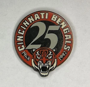 Cincinnati Bengals Pin 25 Years 1968 to 1992 NFL by Peter David - Picture 1 of 7