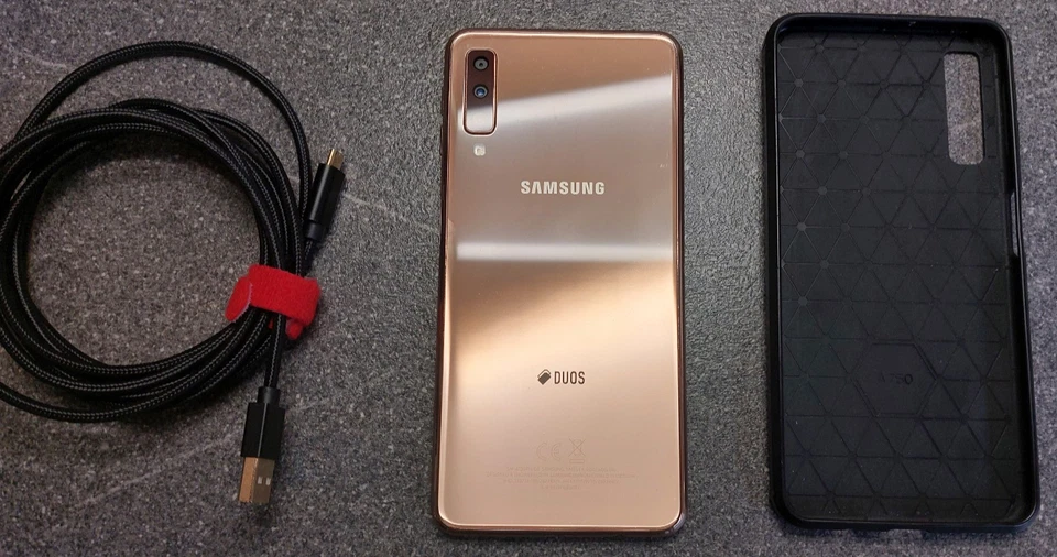 Samsung Galaxy A7 (2018) Duos 64GB, Farbton gold, SM-A750 FN/DS, Android 10 - Bild 1 von 4