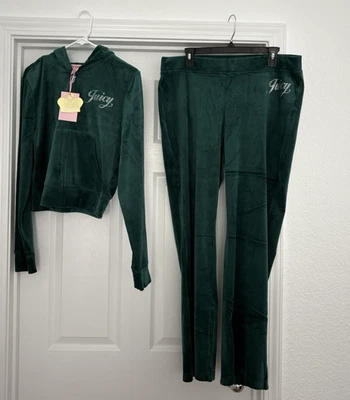 $199 JUICY COUTURE Terciopelo Bling Conjunto de Chándal Evergreen Talla M Nuevo con Etiquetas Sudadera/Pantalones Foto 1 de 4