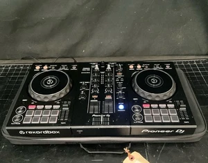 Pioneer DJ Controller DDJ-400 with Case - Picture 1 of 5