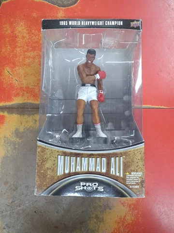 MUHAMMAD ALI UPPER DECK PRO SHOTS 1965 WORLD HEAVYWEIGHT CHAMPION FIGURE & CARD Cover