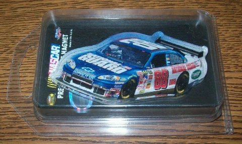 DALE EARNHARDT JR #88 NATIONAL GUARD PRECISION CUT MAGNET WINCRAFT BRAND NEW Cover