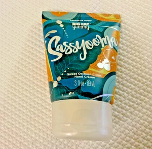 Perfectly Posh Big Fat Yummy Hand Creme  3 Fl Oz NEW Sassyooma - Picture 1 of 2