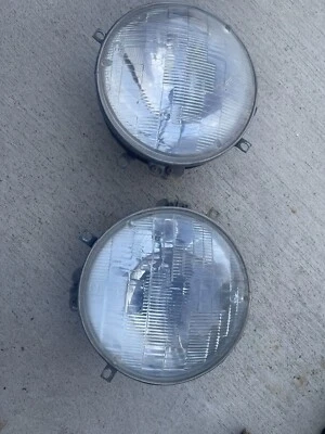 Conjuntos de faros AMC Pacer 1975-80  Foto 1 de 2