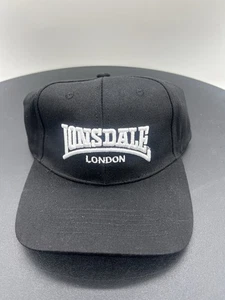 Lonsdale Men´s Cotton Black Baseball Cap Embroided Logo Hat Adjustable KH-E840 - Picture 1 of 4