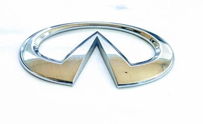2006-2010 INFINITI FX35 TAMPA DO PORTA-MALAS EMBLEMA CROMADO LOGOTIPO EMBLEMA 908911CAOA - Imagem 1 de 4