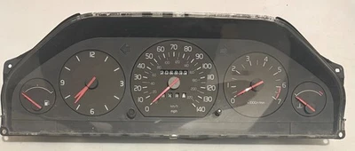 Cuadro de instrumentos Volvo 940 no turbo 206 km.  740-940 1991 sin turbo Foto 1 de 2